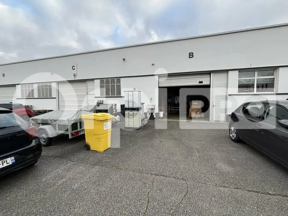 Flex in Compiègne for lease Building Photo- Image 1 of 6