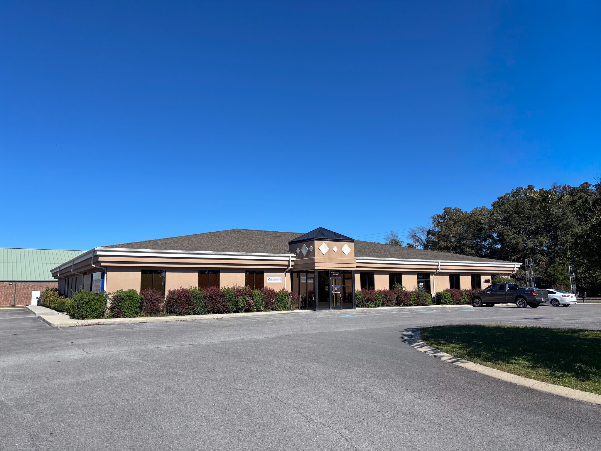 100 Hunters Ln, Tullahoma, TN for lease Building Photo- Image 1 of 7