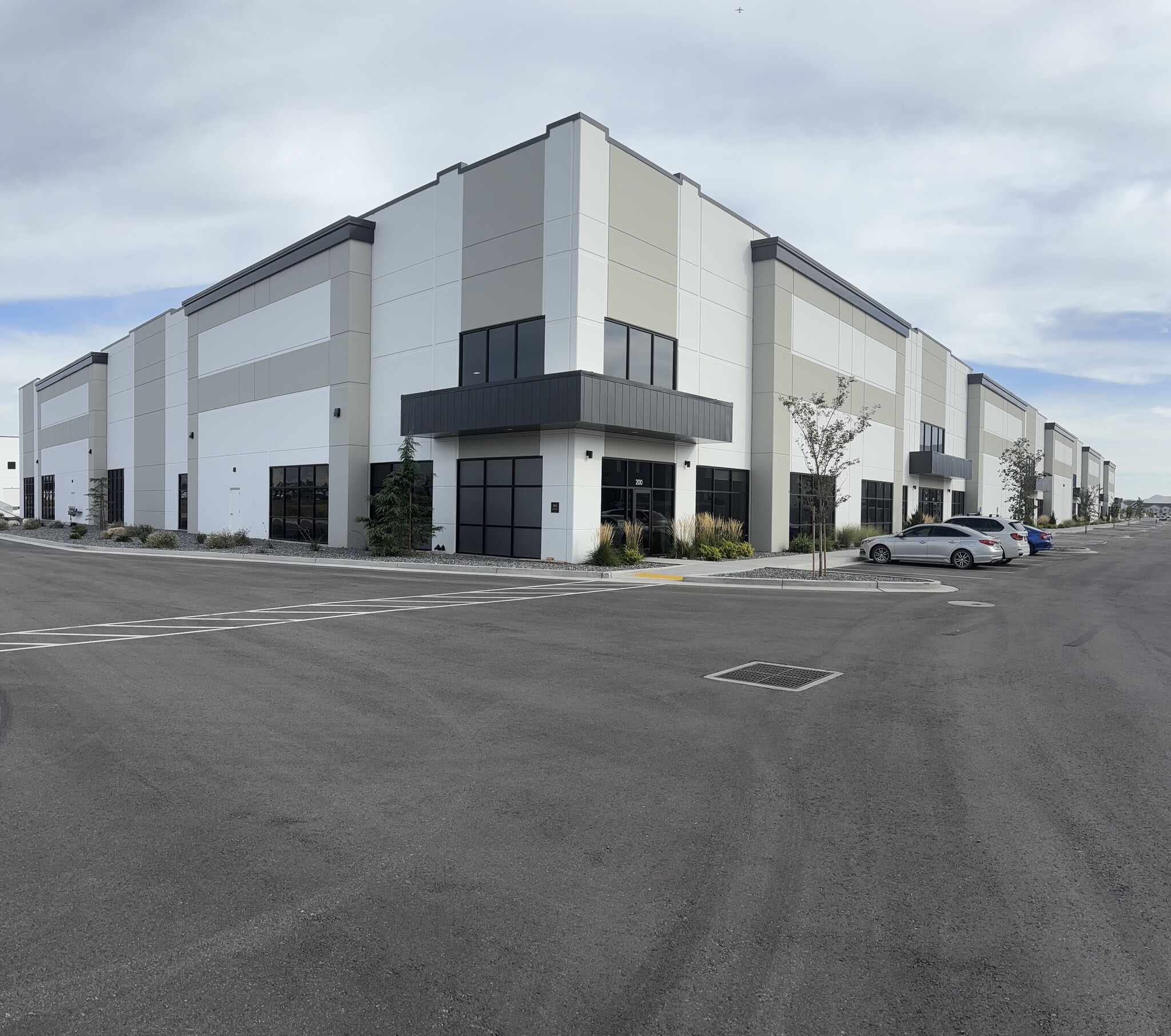 593-689 N Saratoga Rd, Saratoga Springs, UT for lease Building Photo- Image 1 of 5