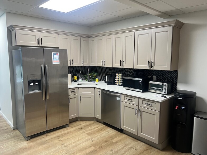 1136 US Highway 22, Mountainside, NJ for lease - Building Photo - Image 2 of 10