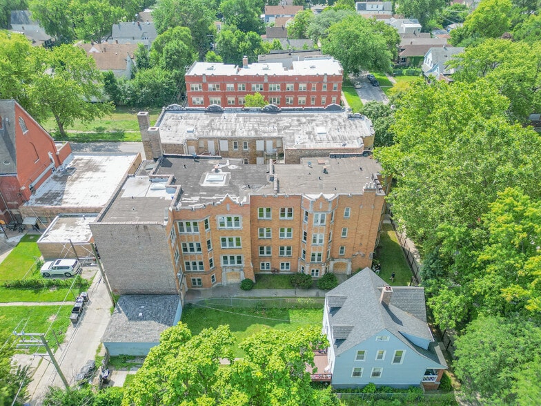 7951-7955 S Muskegon Ave, Chicago, IL for sale - Building Photo - Image 2 of 12