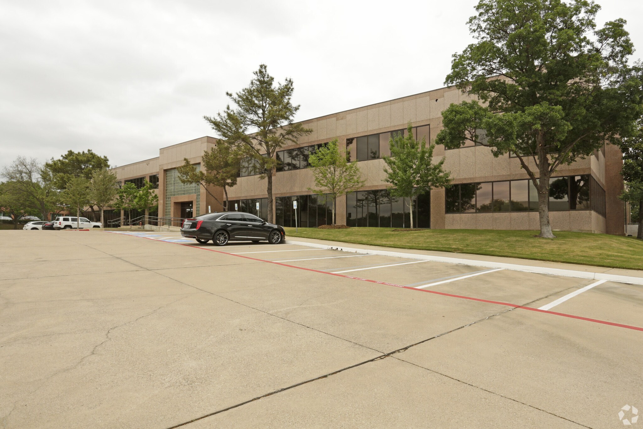 2425 Gateway Dr, Irving, TX for sale Primary Photo- Image 1 of 1