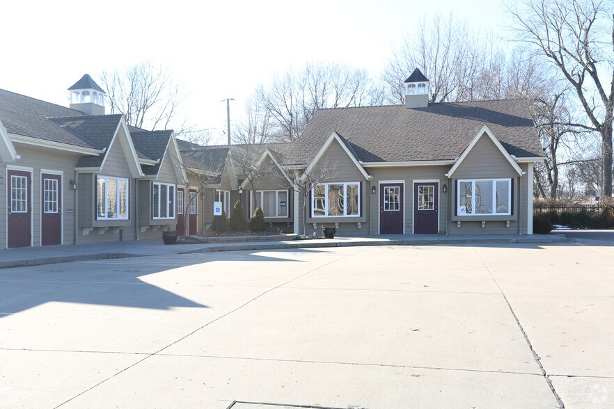 100 Sky Vue Dr, Raymore, MO for sale - Building Photo - Image 1 of 1