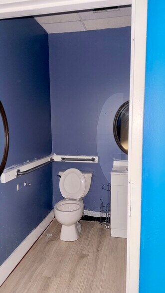 109 S Hall St, Warrenton, NC for lease - Interior Photo - Image 2 of 12