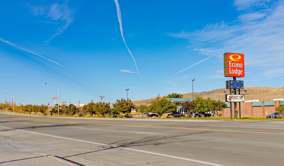 1801 E Cedar St, Rawlins, WY for sale - Building Photo - Image 3 of 5