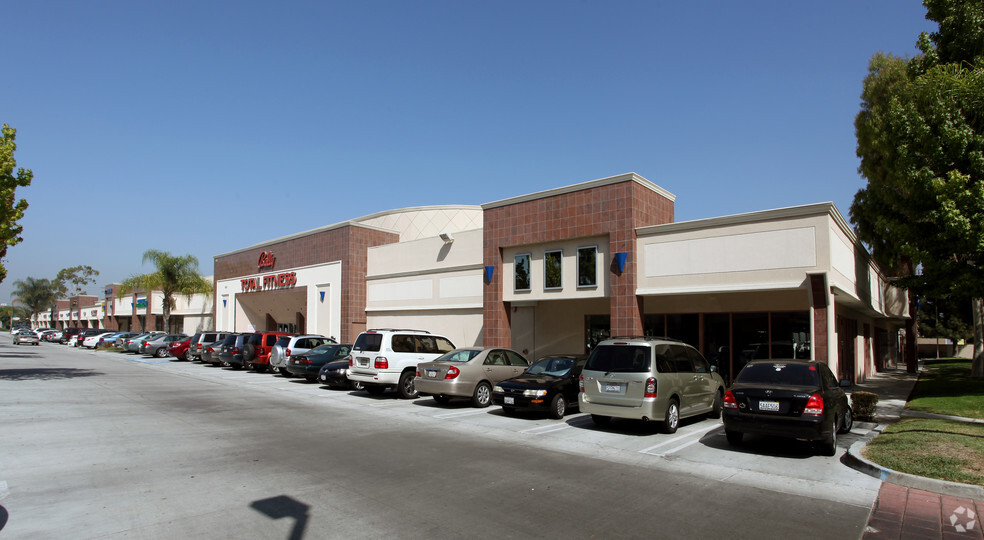 11803-11899 Del Amo Blvd, Los Angeles, CA for lease - Primary Photo - Image 1 of 4