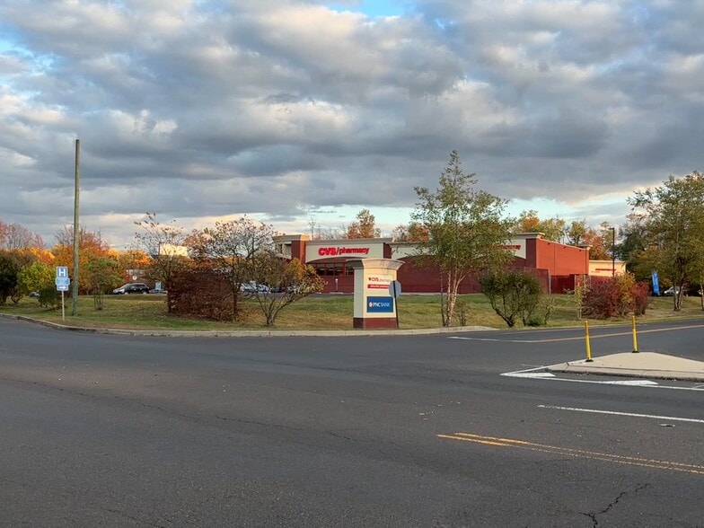 1660 Big Oak road, Langhorne, PA for lease - Commercial Listing Video - Image 2 of 13