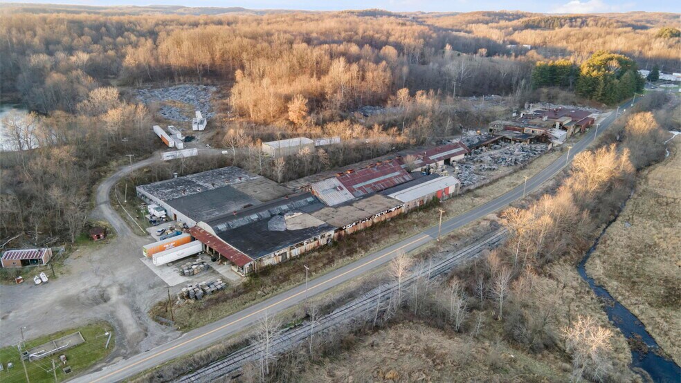 10465 Sandyville 1, East Sparta, OH 44626