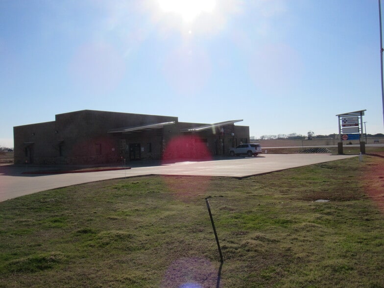 595 W FM 120, Pottsboro, TX for lease - Building Photo - Image 2 of 37