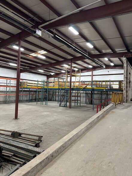 255 S Regent St, Port Chester, NY for lease - Interior Photo - Image 2 of 4