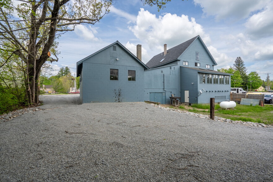 188 W Main St, Hillsborough, NH for sale - Building Photo - Image 3 of 18