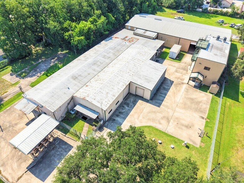 7113 Chippewa Blvd, Houston, TX for lease - Building Photo - Image 2 of 27