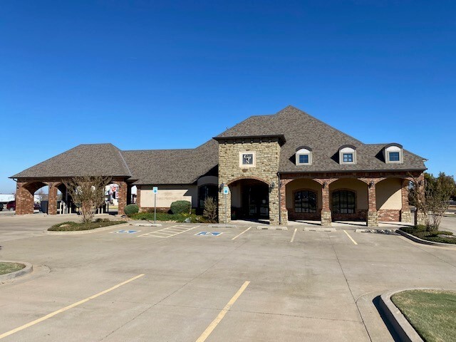 12001 NW Expressway, Yukon, OK for sale - Building Photo - Image 1 of 1