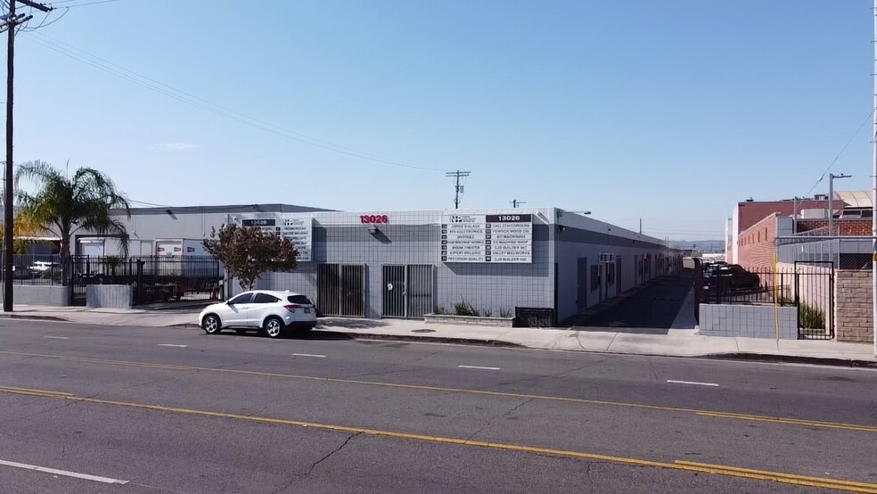 13026 Saticoy St, North Hollywood, CA for lease - Building Photo - Image 1 of 13