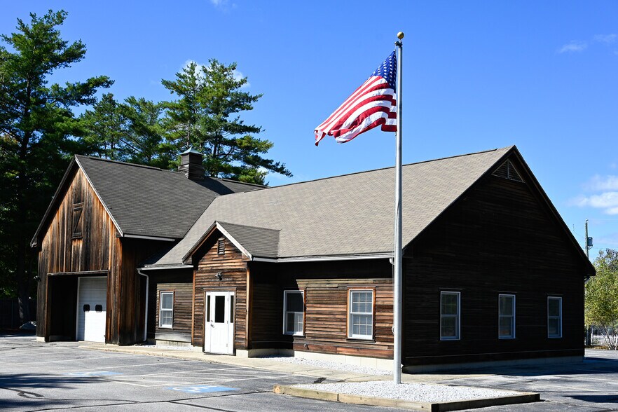 1604 Hooksett Rd, Hooksett, NH for sale - Building Photo - Image 1 of 1
