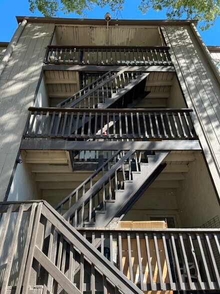 108 N Mersington Ave, Kansas City, MO for sale - Building Photo - Image 2 of 5