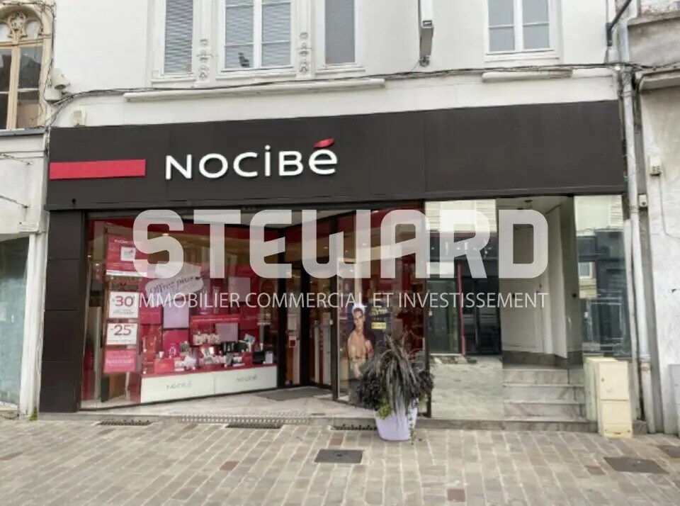 Retail in Tourcoing for lease Building Photo- Image 1 of 13