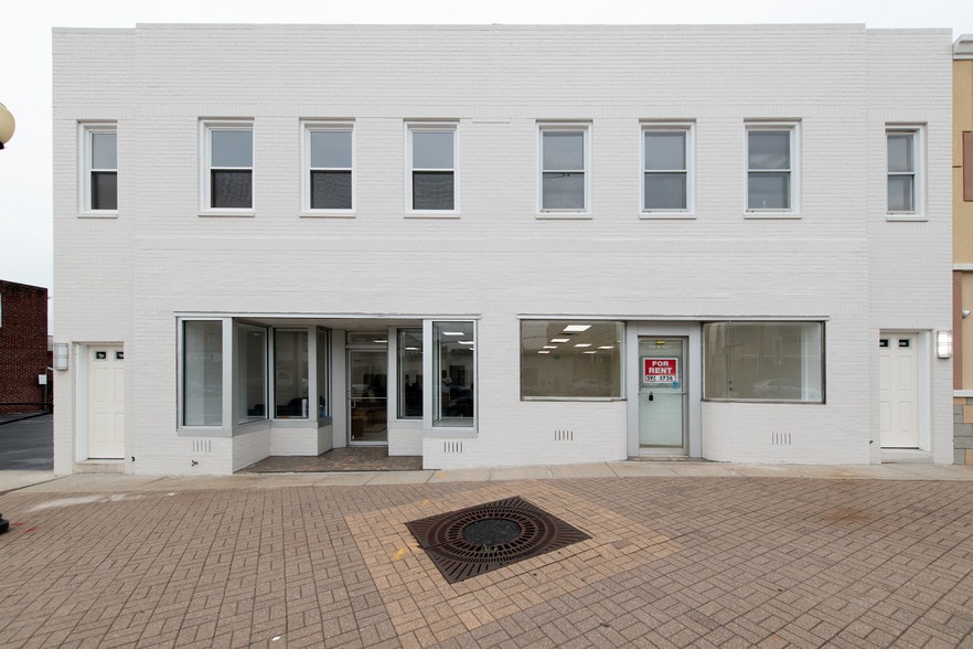 422 Eastern Blvd, Essex, MD for lease - Building Photo - Image 1 of 11