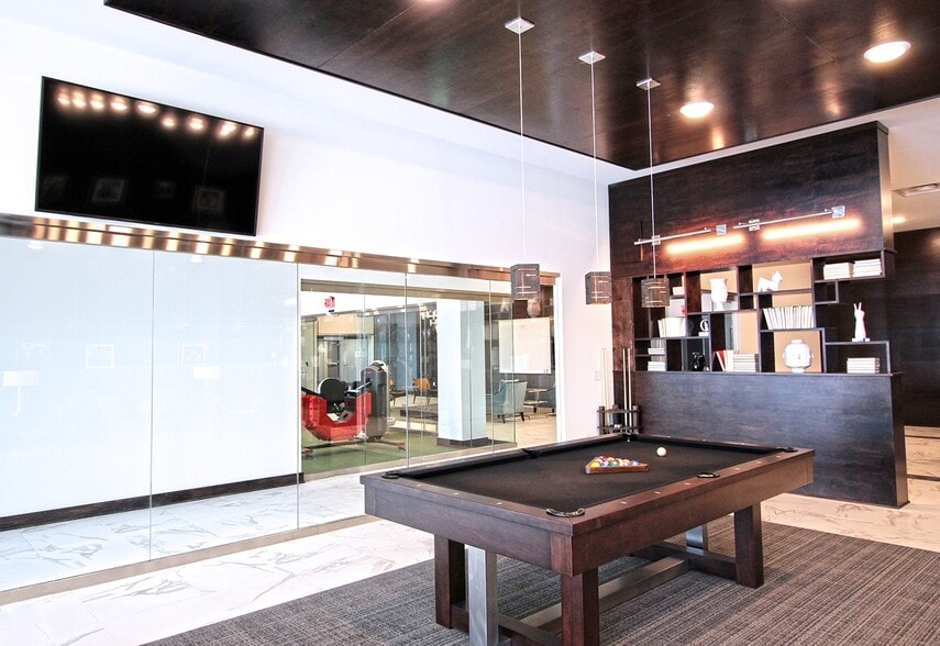 2875 Olentangy River Rd, Columbus, OH for lease - Building Photo - Image 2 of 14