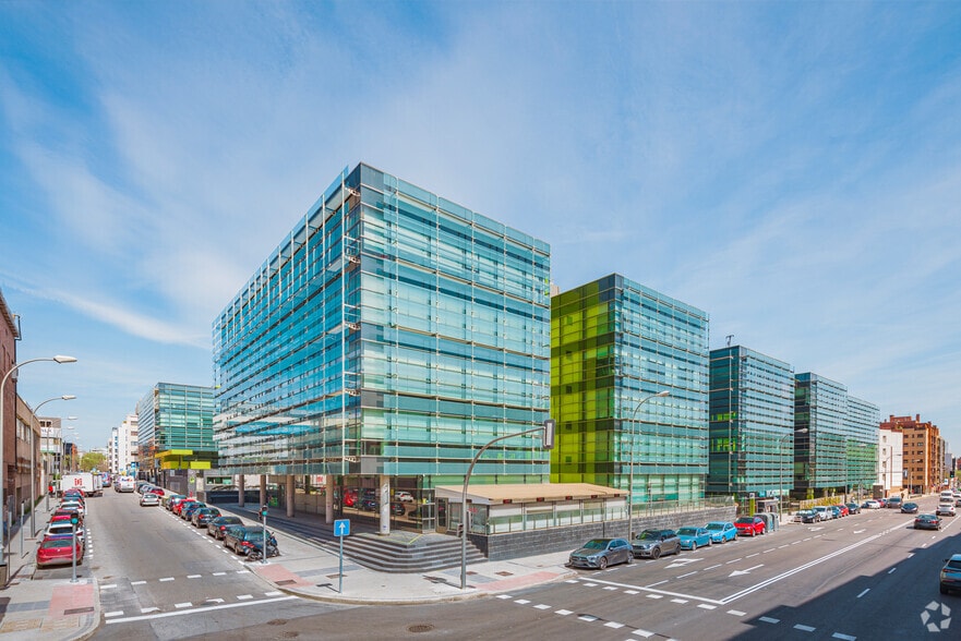 Calle Santa Leonor, 65, Madrid, Madrid for lease - Building Photo - Image 1 of 27