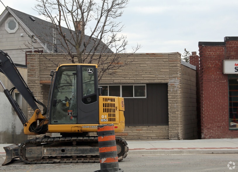 1411-1417 Kingston Road portfolio of 4 properties for sale on LoopNet.com - Building Photo - Image 3 of 4