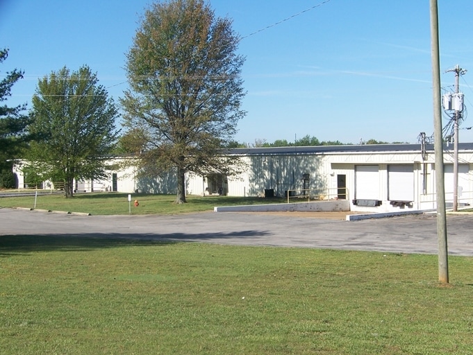 887 Industrial Dr, Winchester, TN for sale - Primary Photo - Image 1 of 1