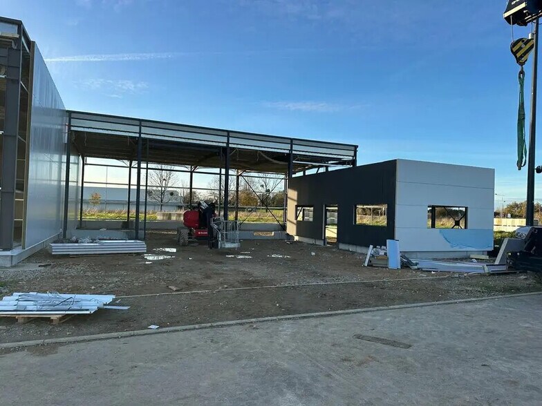 Office in Kervignac for lease - Construction Photo - Image 2 of 2