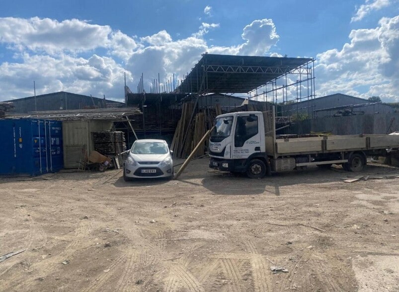 Manor Way, Swanscombe for lease - Building Photo - Image 1 of 1