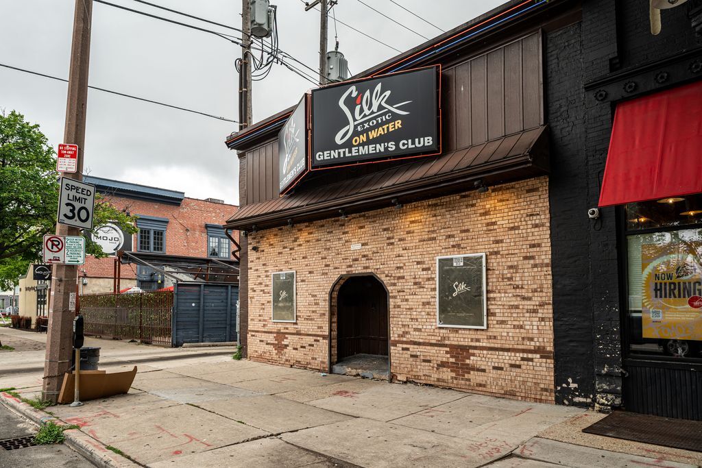 ビル 3440 Wilshire Blvd, Los Angeles, CA 90010 - Bldg 1 | LoopNet