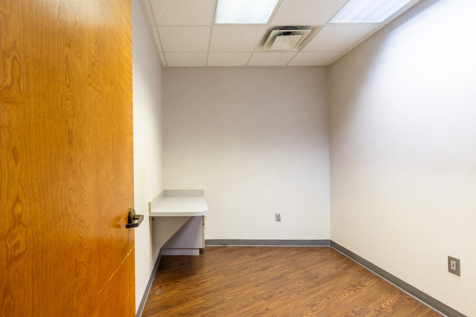 Suite H Interior Photo 6