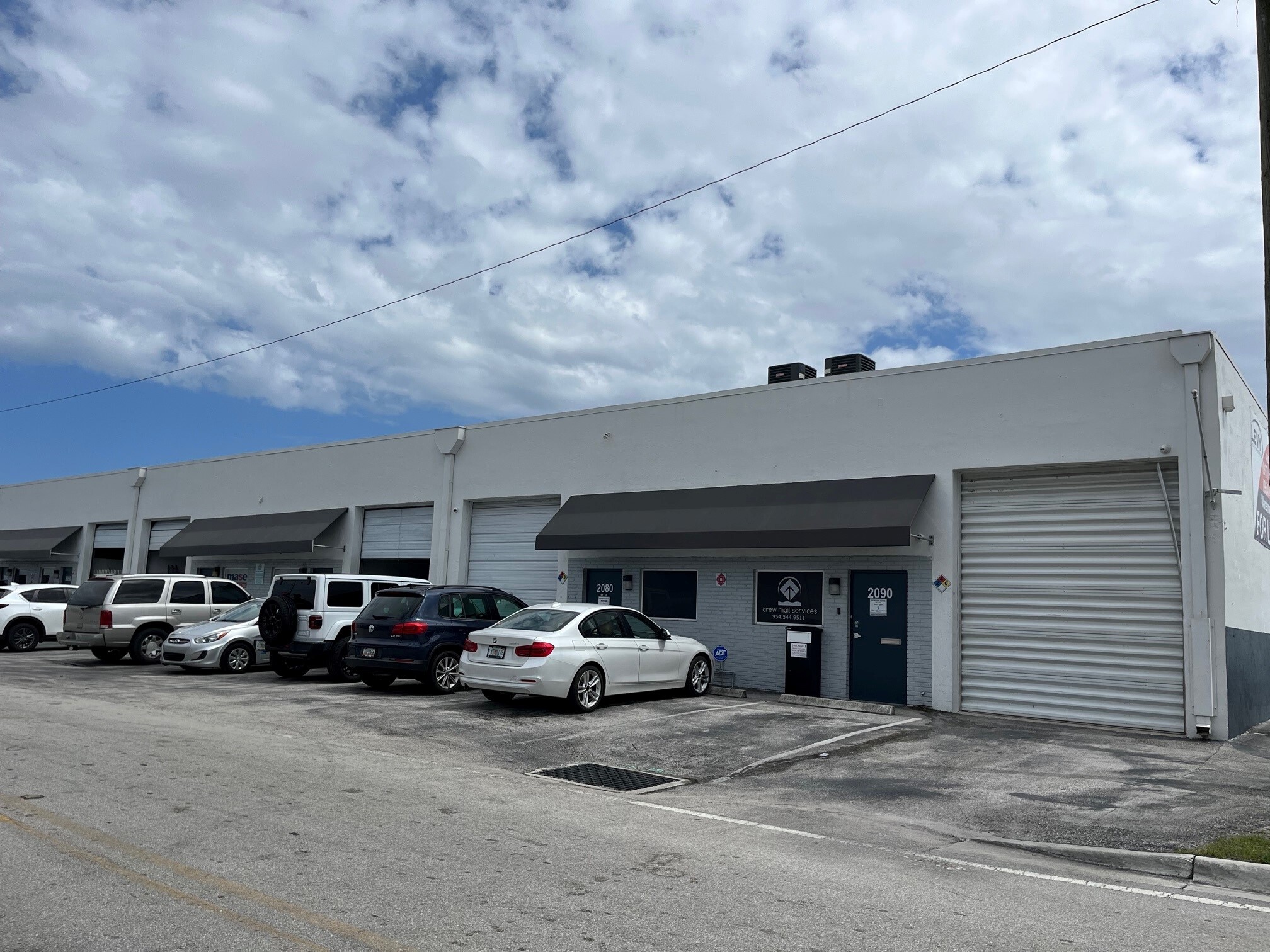 1900-2261 NW 29th St, Oakland Park, FL for lease Building Photo- Image 1 of 3