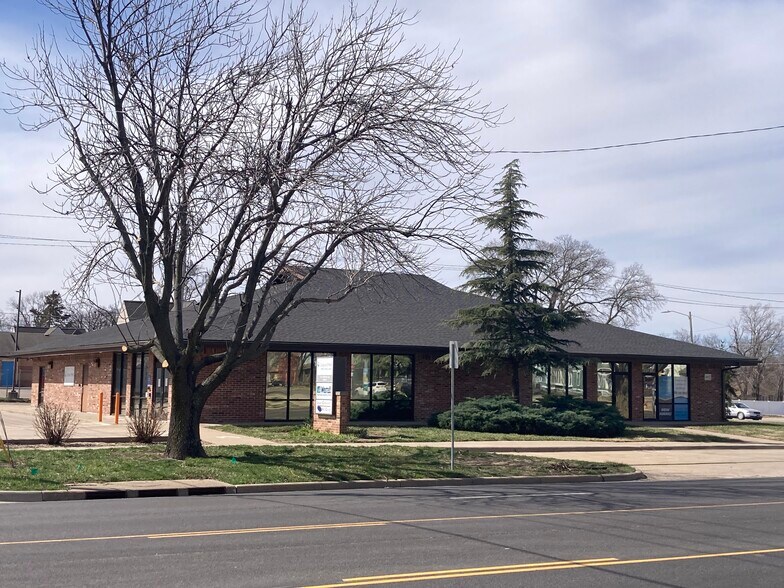 1315-1317 SW 6th Ave, Topeka, KS for lease - Building Photo - Image 2 of 4