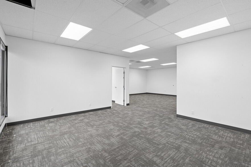 7865-7885 SW Cirrus Dr, Beaverton, OR for lease - Interior Photo - Image 2 of 6