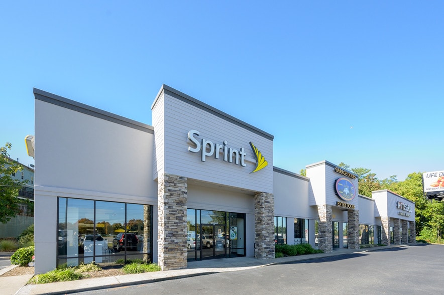 1881 Cobb Pky NW, Kennesaw, GA for lease - Primary Photo - Image 1 of 1