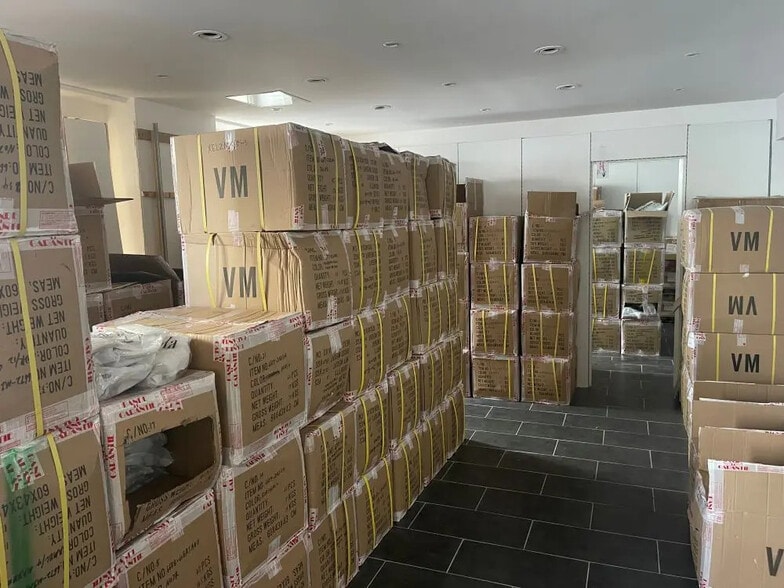 28 Rue Sainte-Foy, Paris for lease - Interior Photo - Image 3 of 7