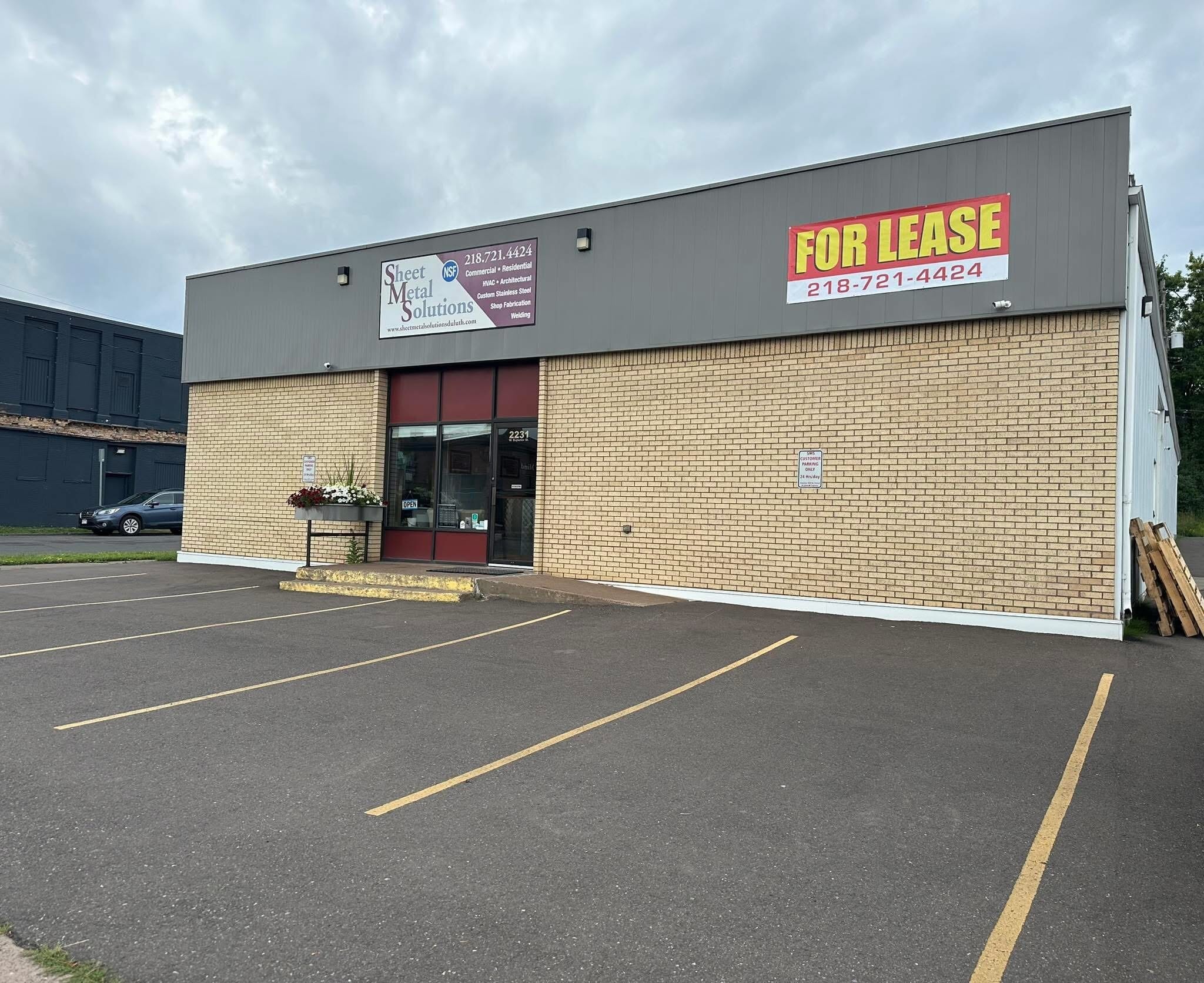 2231 W Superior St, Duluth, MN for lease Building Photo- Image 1 of 8
