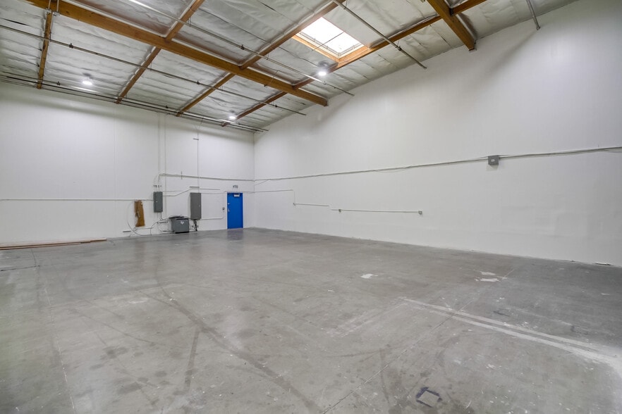 511-571 5th St, San Fernando, CA for lease - Interior Photo - Image 3 of 9