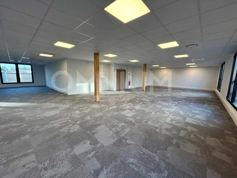 Office in Sainte-Foy-lès-Lyon for lease - Interior Photo - Image 2 of 7