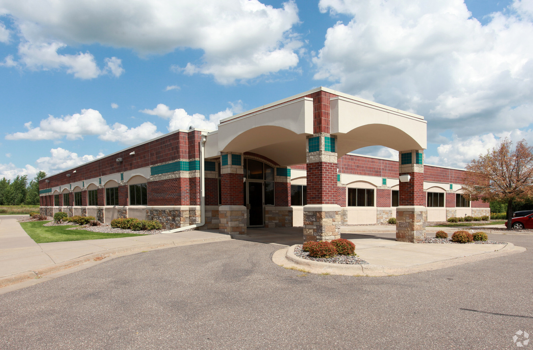 1950 Curve Crest Blvd W, Stillwater, MN for sale Primary Photo- Image 1 of 1