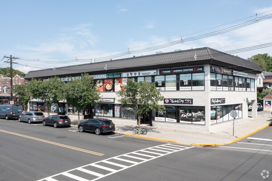 118-126 Broad Ave, Palisades Park, NJ for sale - Primary Photo - Image 1 of 1