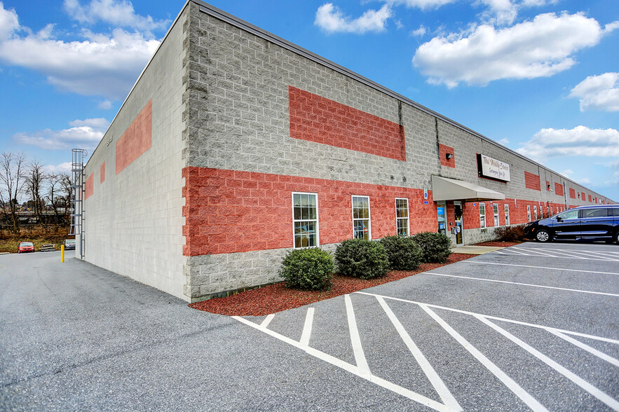 7917 Derry St, Harrisburg, PA for lease - Building Photo - Image 1 of 4