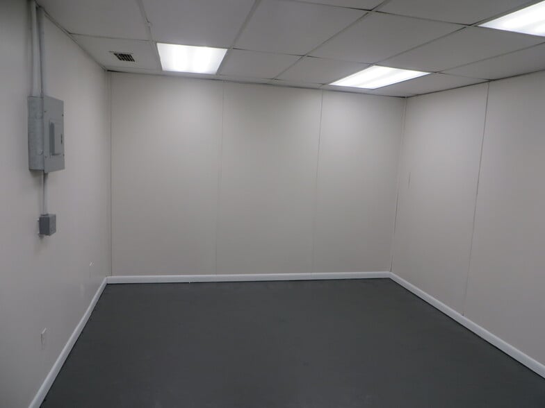 1008 Pennsylvania Ave, Saint Cloud, FL for lease - Building Photo - Image 2 of 8