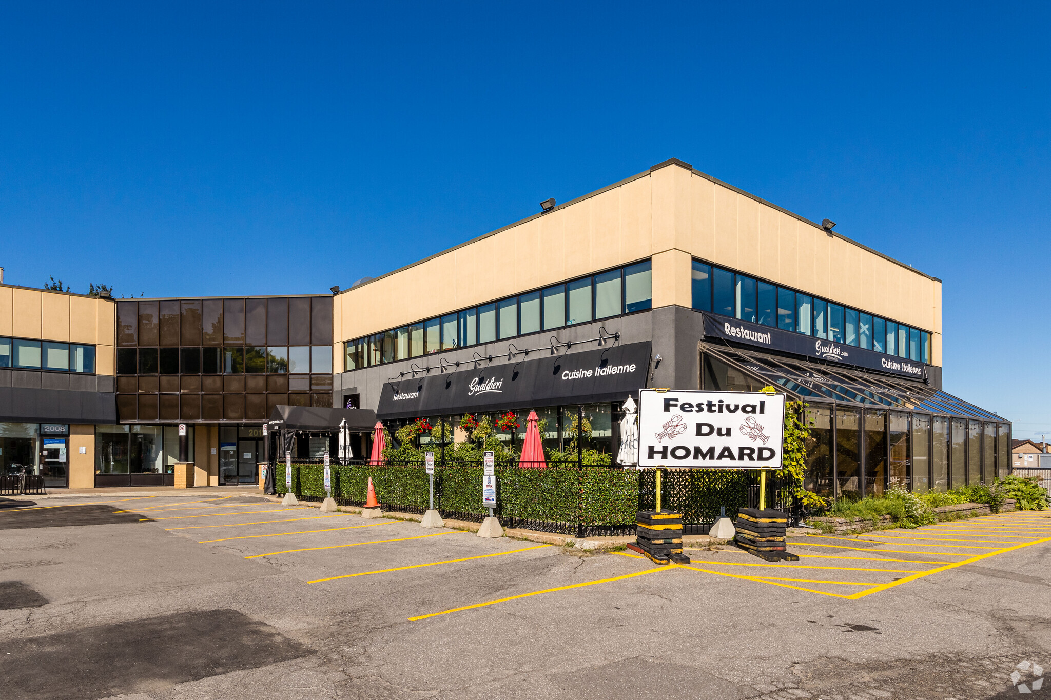 2000-2016 Boul René-Laennec, Laval, QC for lease Building Photo- Image 1 of 7