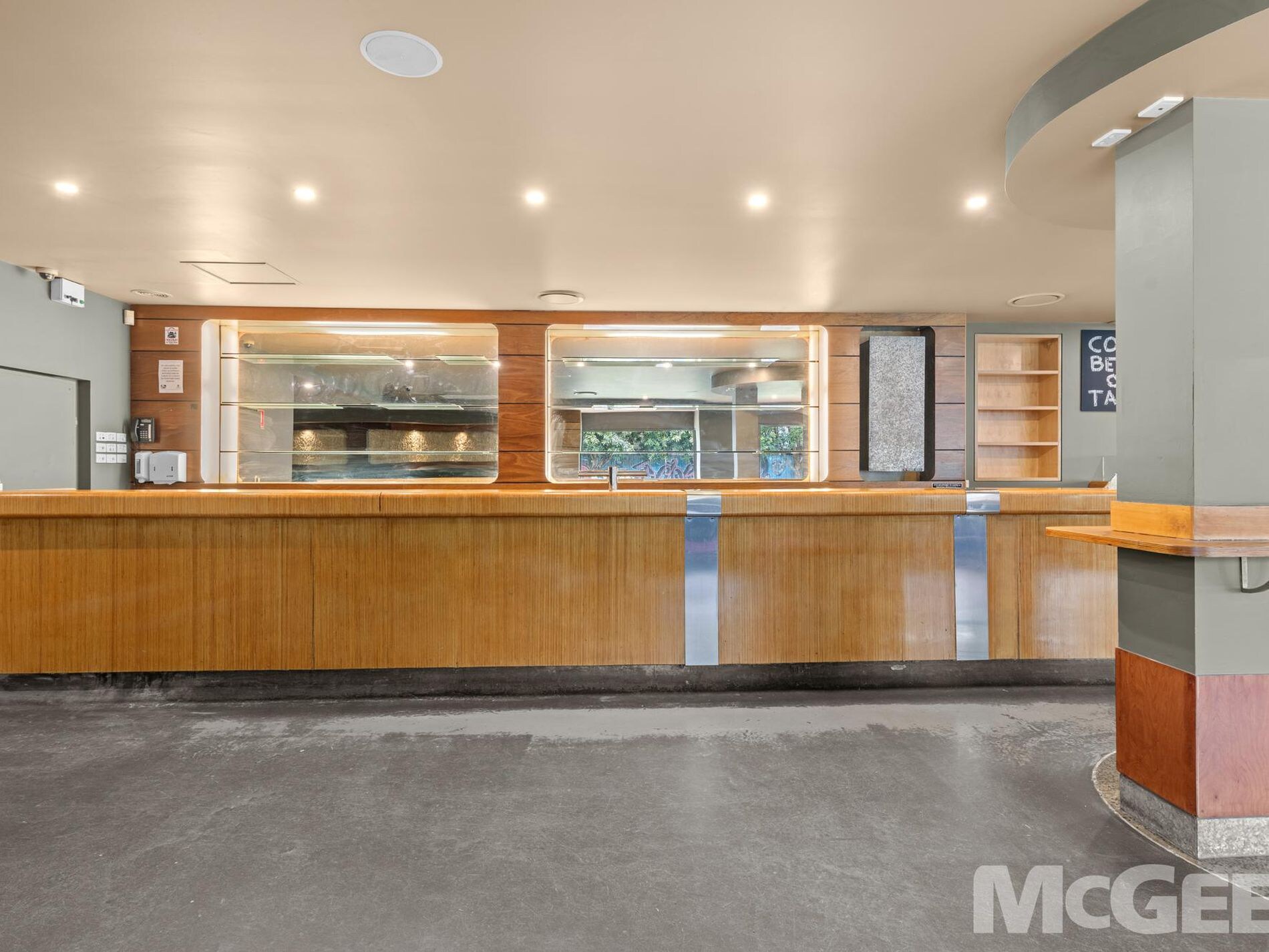 118 Boundary St, WEST END for lease Interior Photo- Image 1 of 8