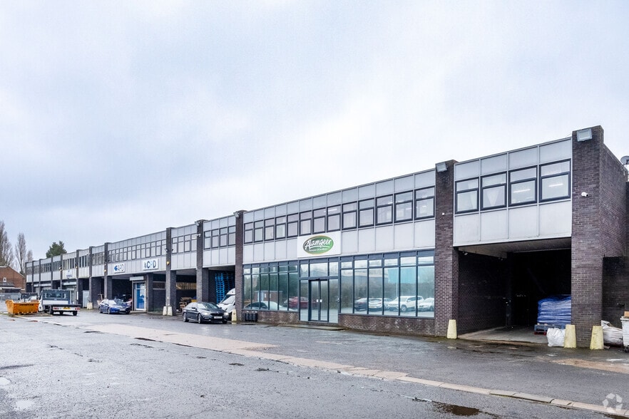 Robottom Clos, Walsall for lease - Primary Photo - Image 1 of 2