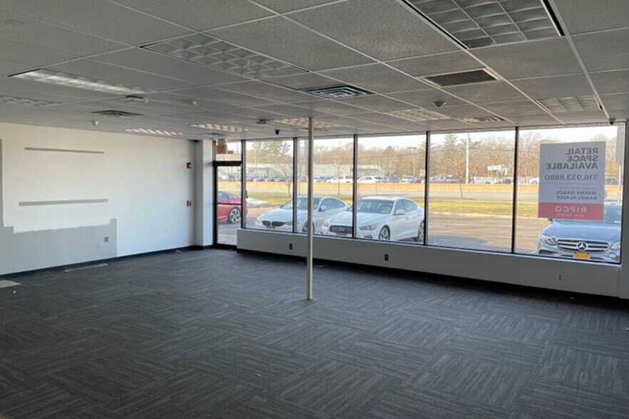 4949 Nesconset Hwy, Port Jefferson Station, NY 11776 Jayne Plaza