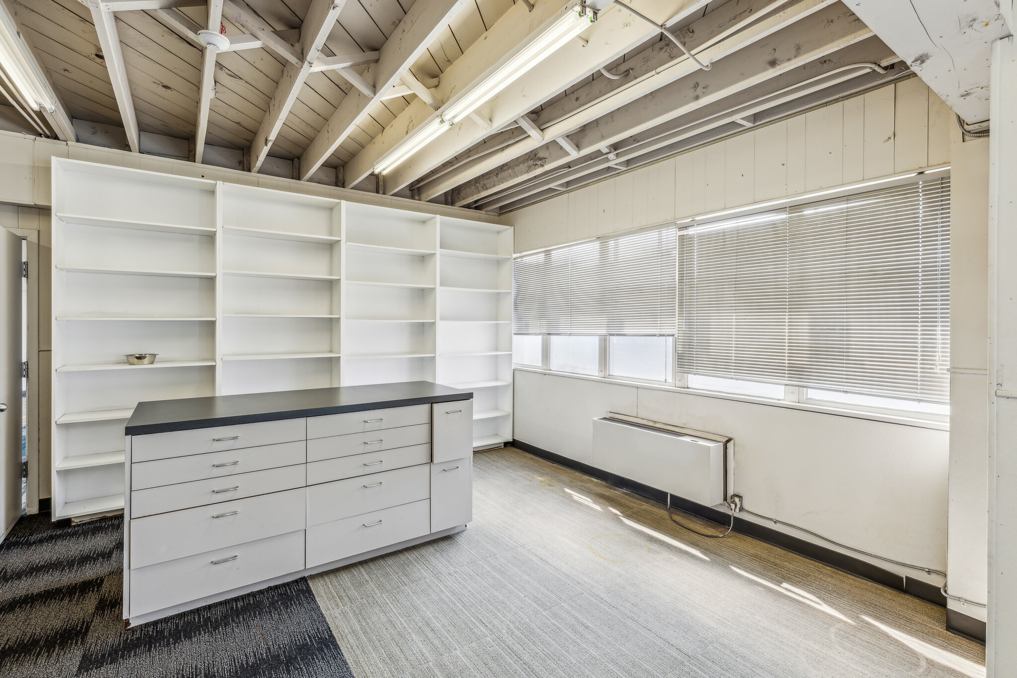 2752 6th Ave S, Seattle, WA for lease Interior Photo- Image 1 of 9