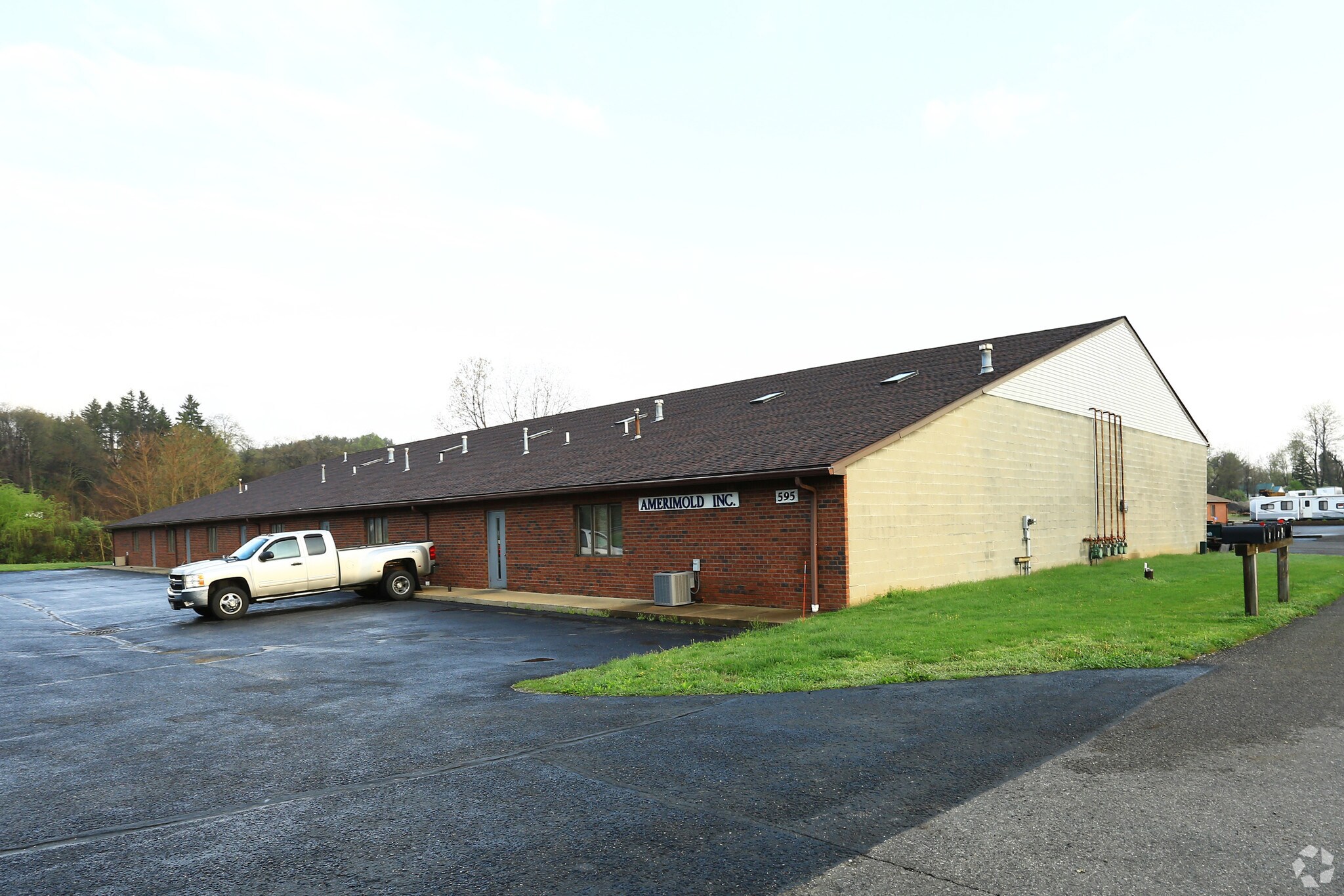 595 Waterloo Rd, Mogadore, OH for sale Primary Photo- Image 1 of 1