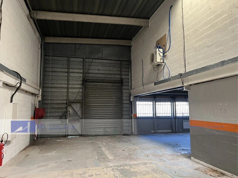 Industrial in Éragny for sale - Interior Photo - Image 2 of 6