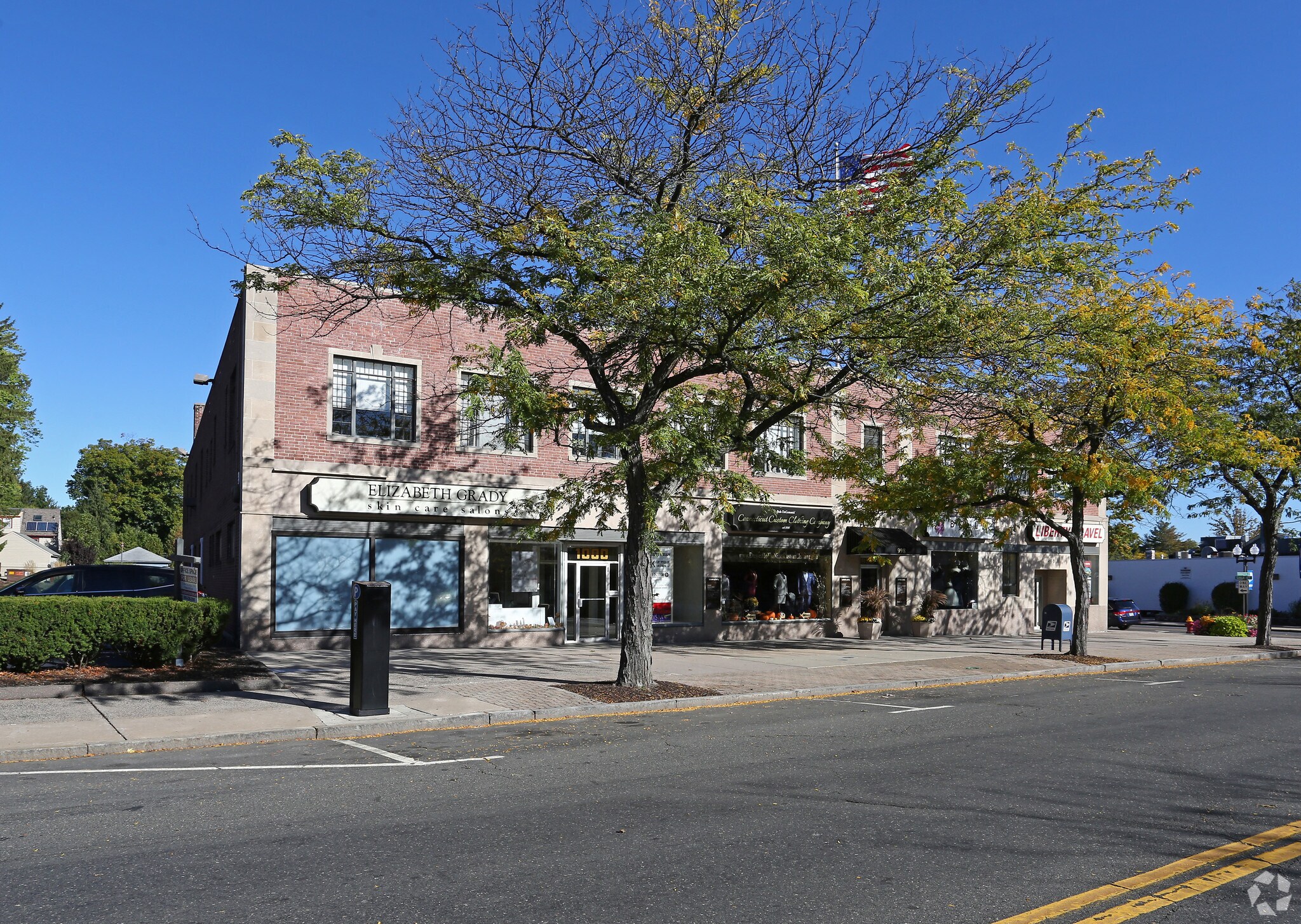 9941000 Farmington Ave, West Hartford, CT 06107 Butler building